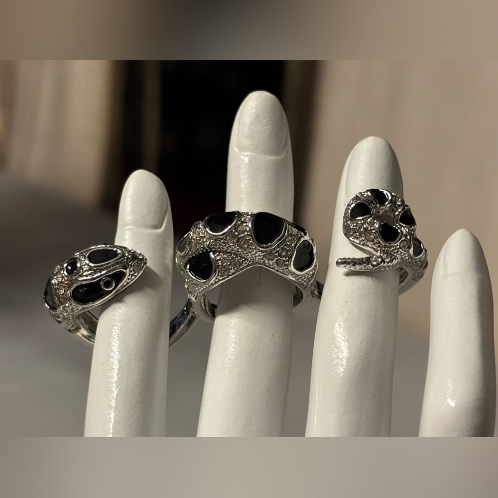 *Rare* Snake Triple Finger Ring Womens size 6/7/8 from Henri Bendel NEW
